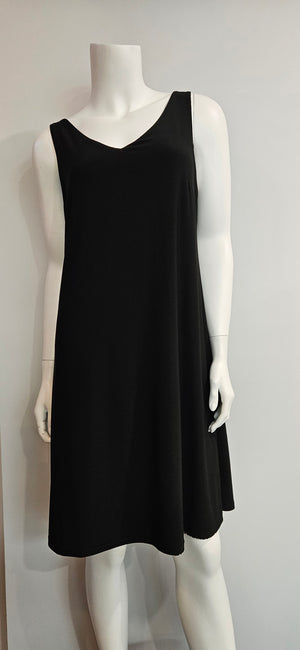SS2404 -Reversible Black and White Print Sleeveless Dress