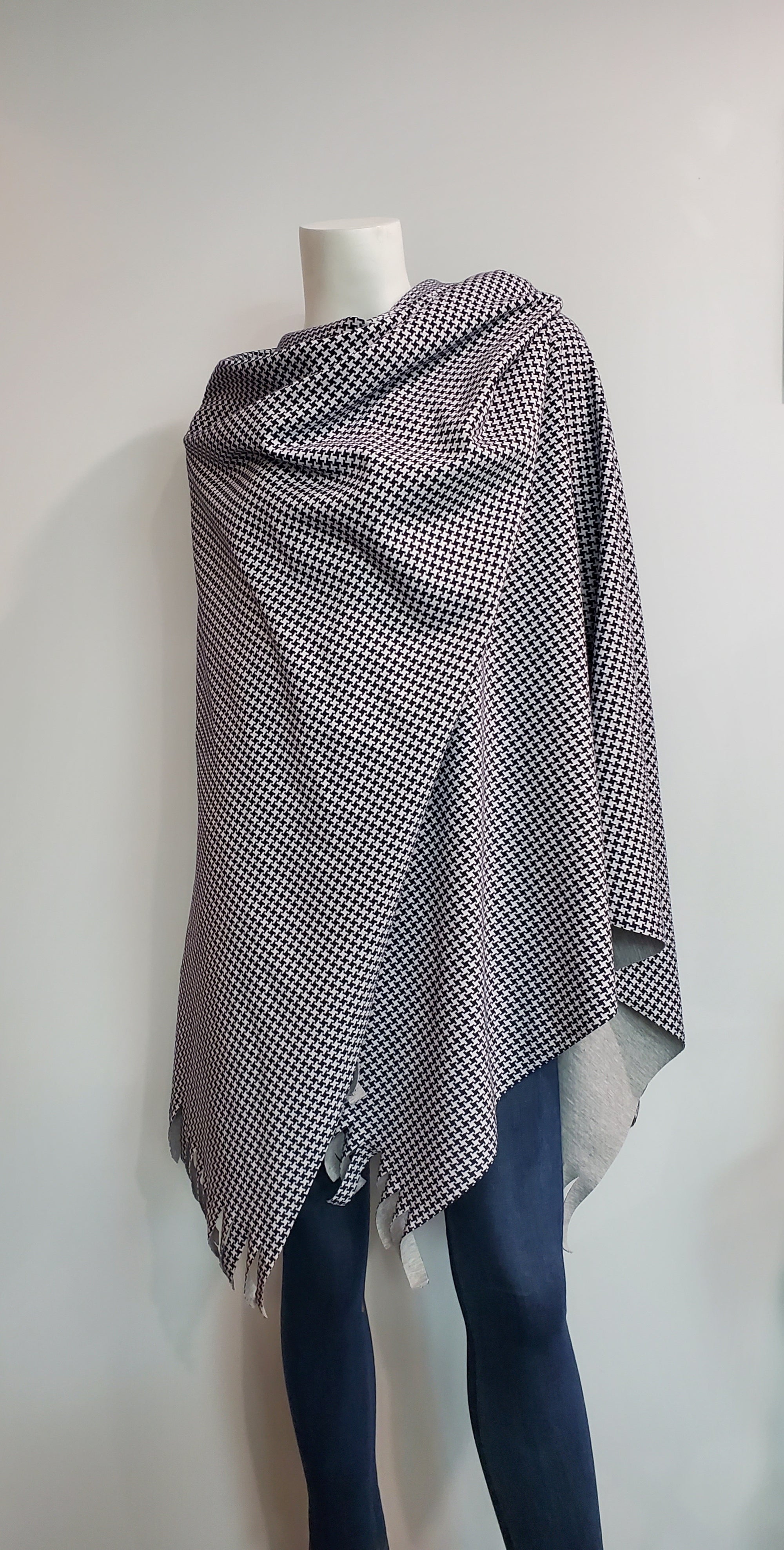 Reversible Houndstooth Shawl