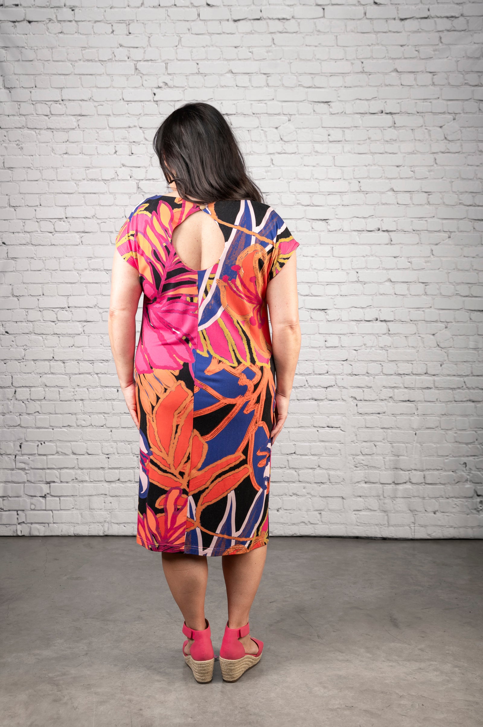 SS2503 - Pink Palm Leaf Keyhole Dress with Pockets