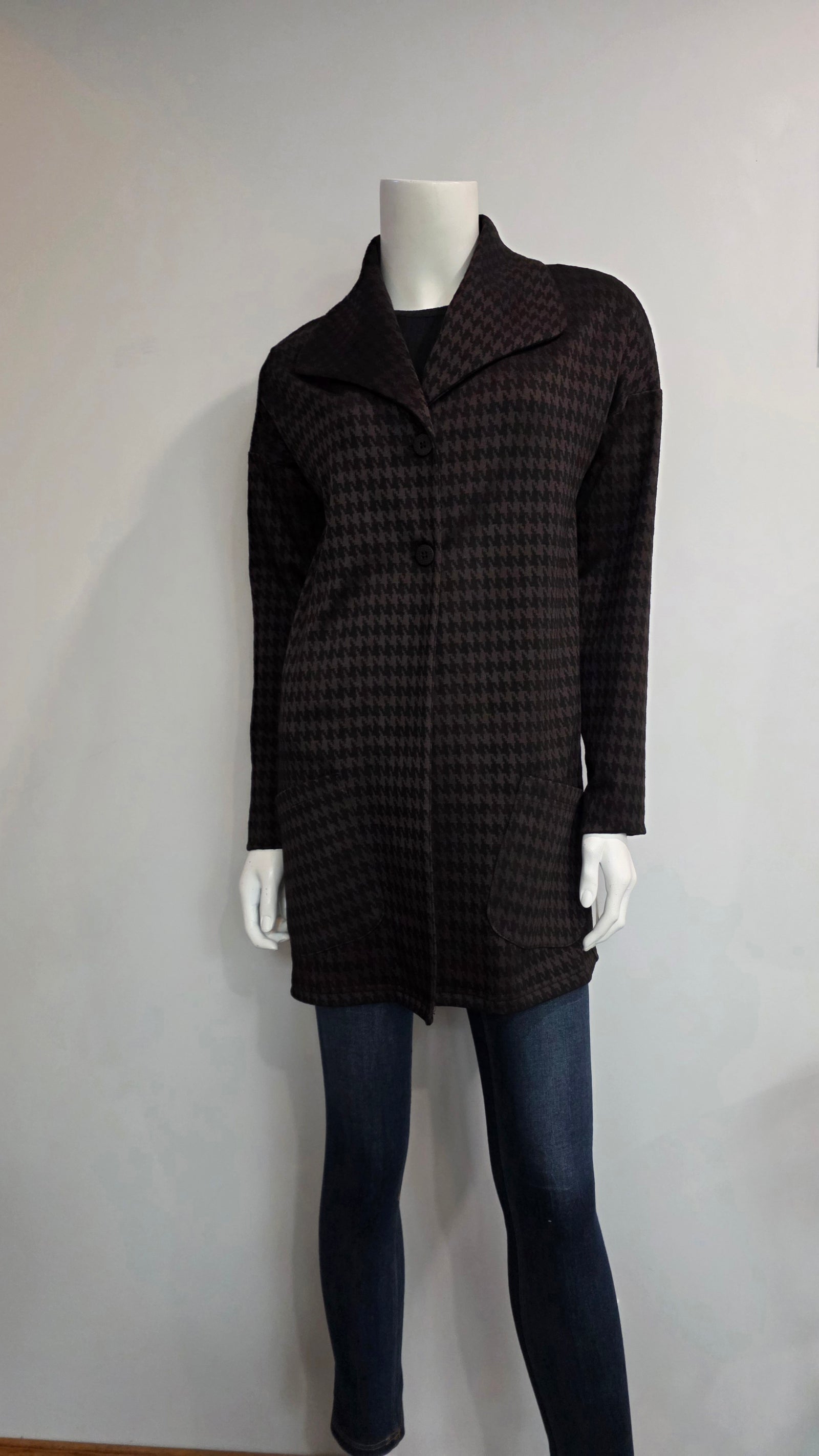 FW2610 - Plum Houndstooth Cardigan with Pockets